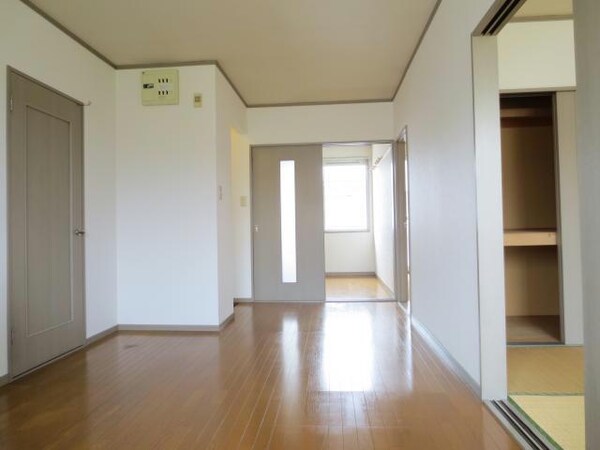 リビングダイニング