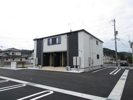 モン　トレゾー三良坂Ａ外観写真