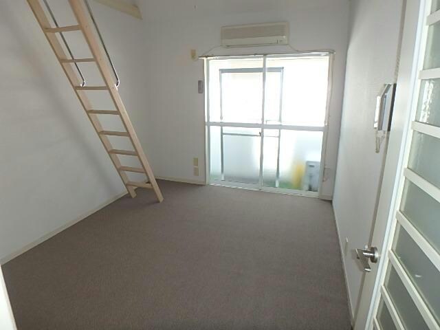 物件内観写真5　(洋室)