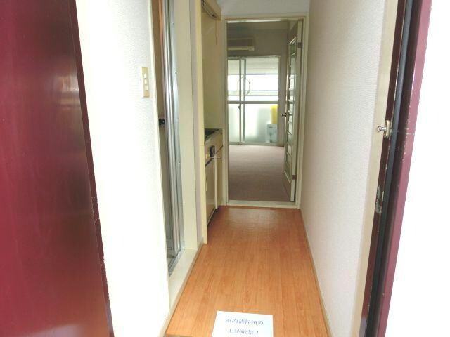 物件内観写真8　(玄関)