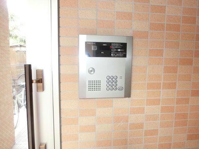 物件外観写真4　(オートロック)