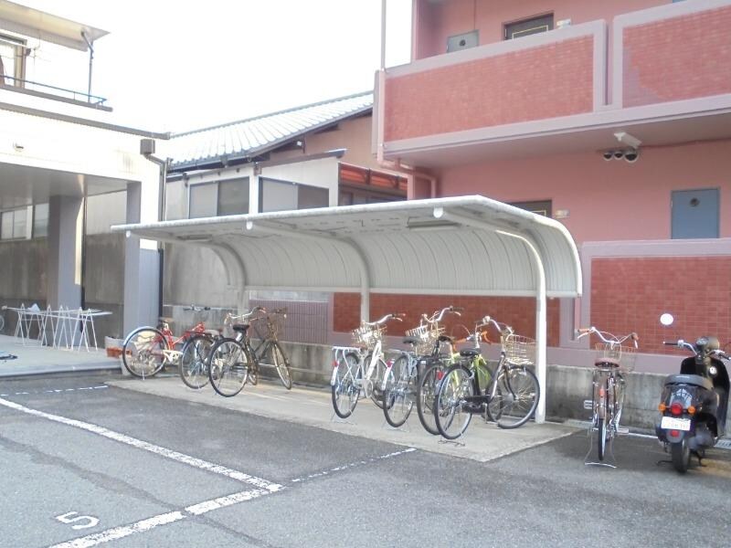物件外観写真3　(駐輪場)