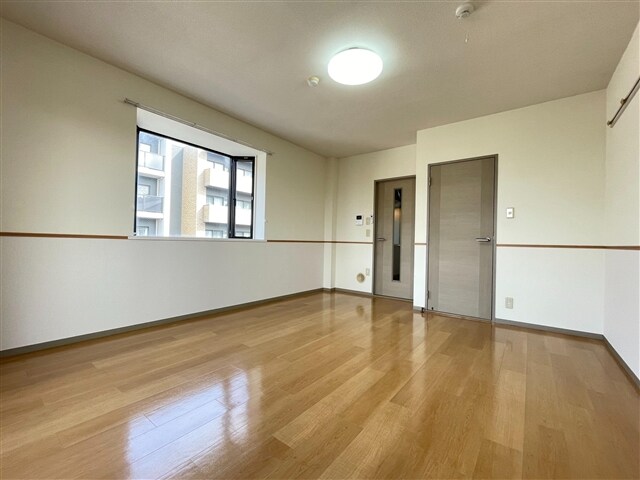 物件内観写真12　(居室2)