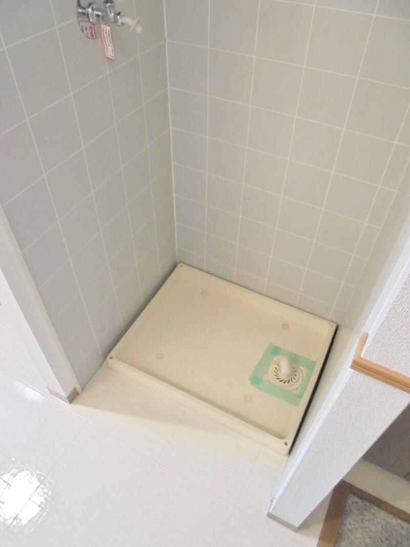 物件内観写真16　(洗濯機置場)