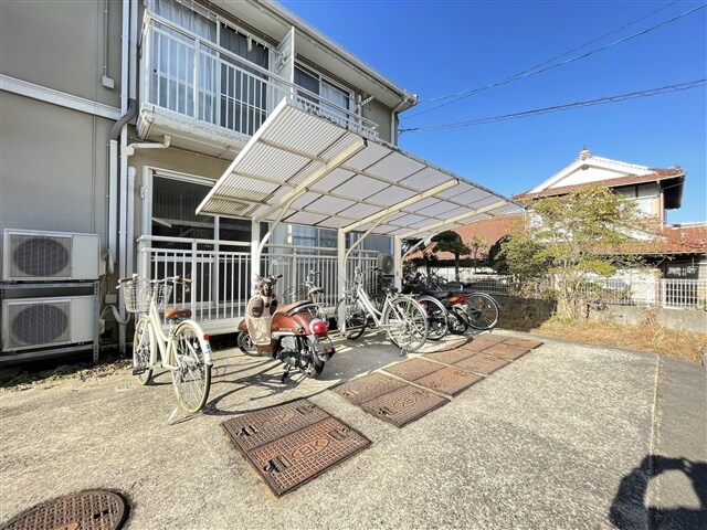 物件外観写真3　(駐輪場)