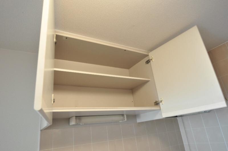 物件内観写真11　(キッチン収納)