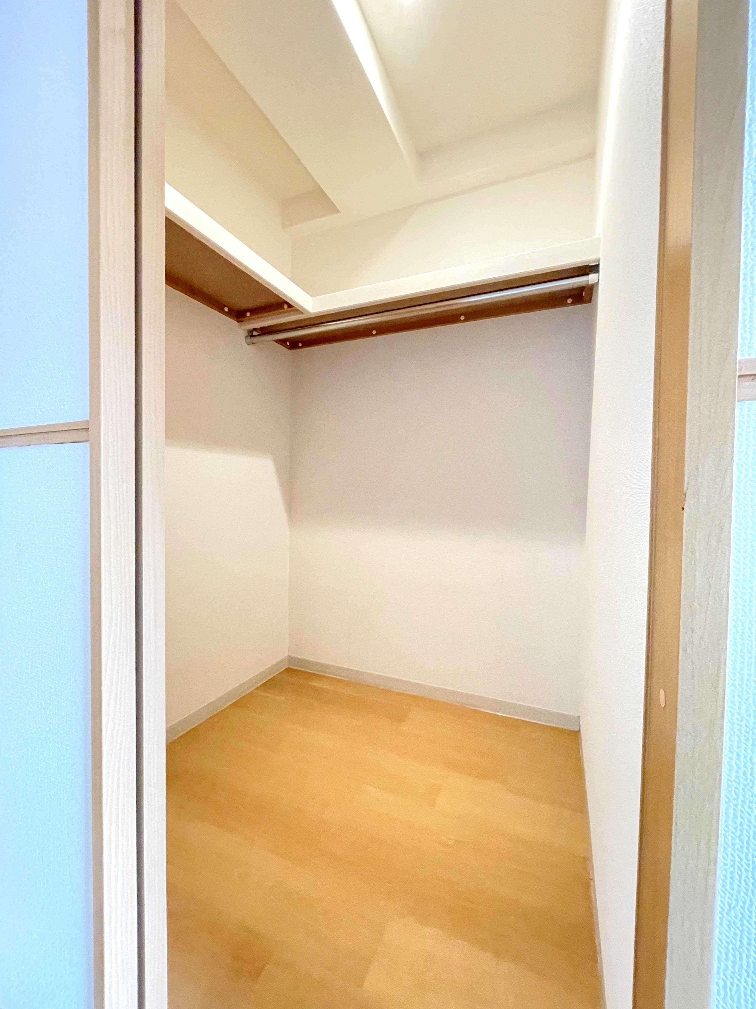 物件内観写真14　(ウォークインクローゼット)