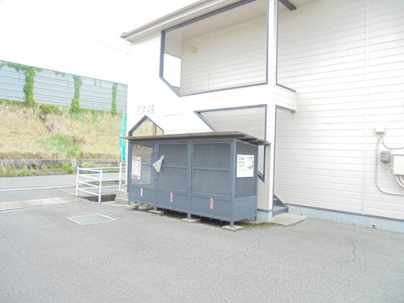 物件外観写真3　(ゴミステーション)