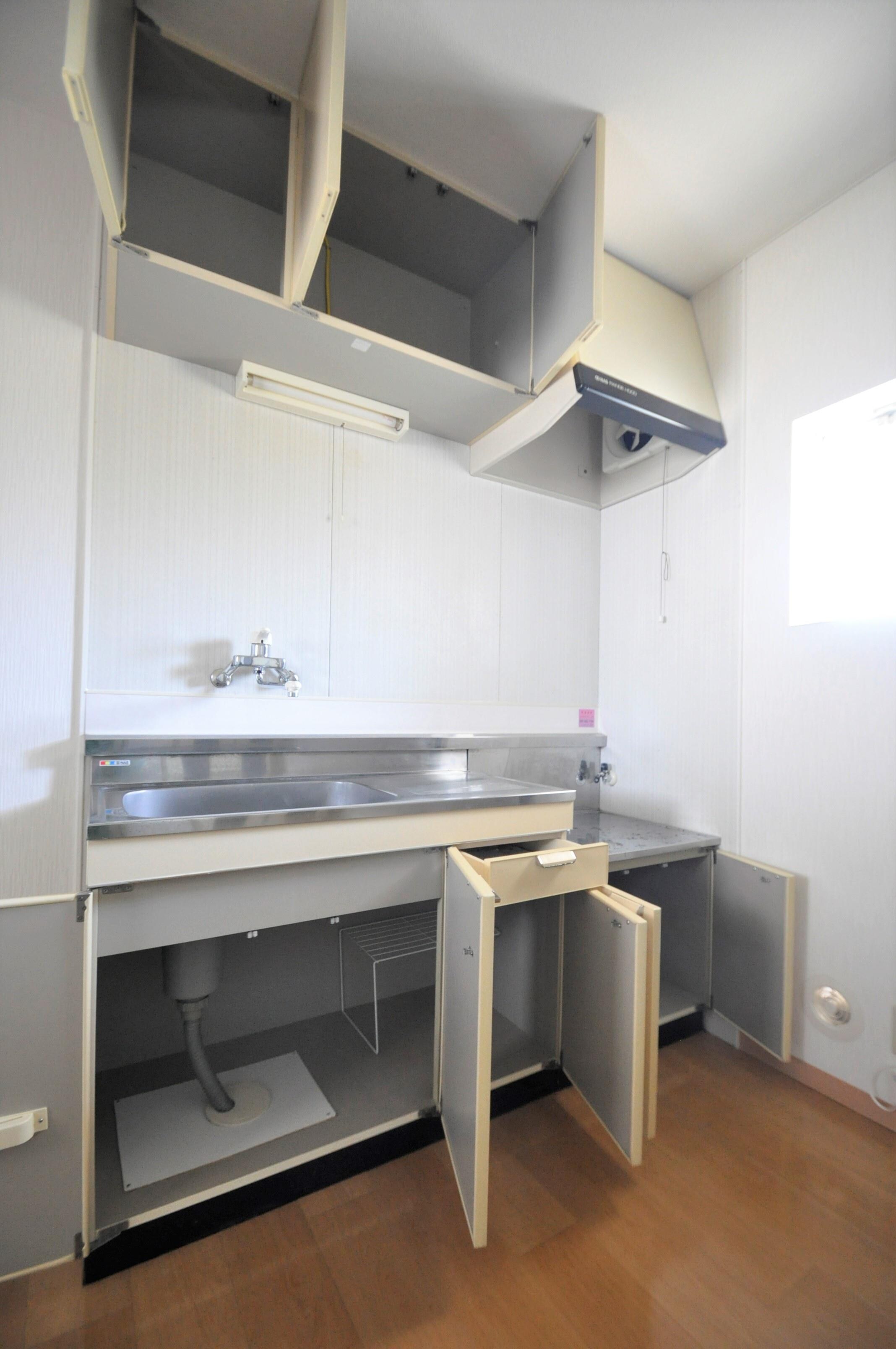 物件内観写真7　(シンク収納)