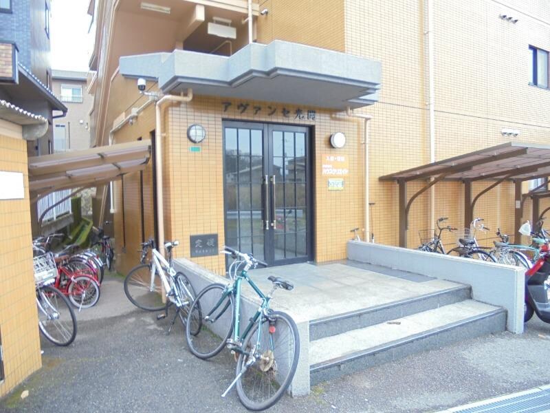 物件外観写真2　(エントランス)