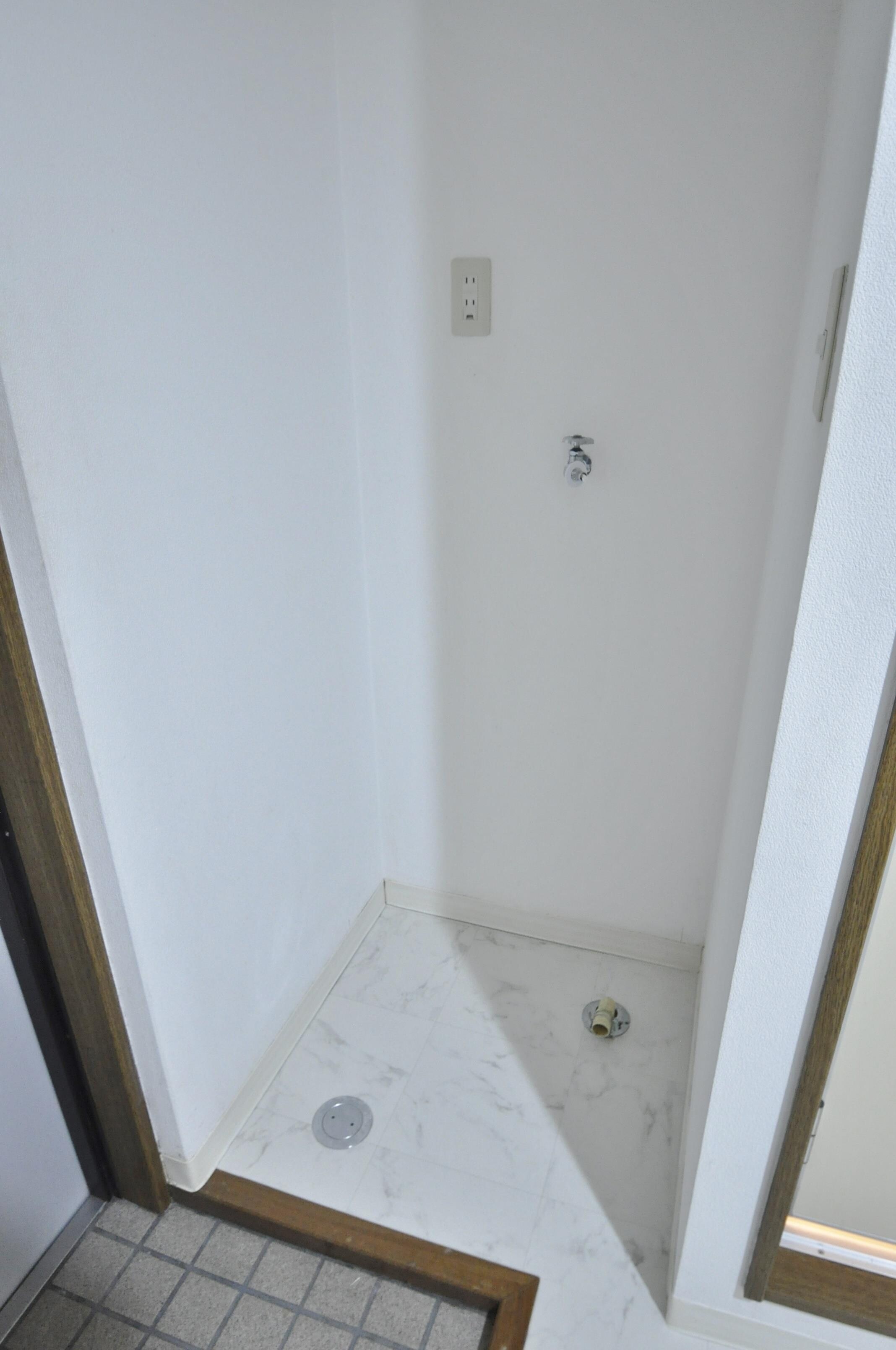 物件内観写真19　(洗濯機置場)