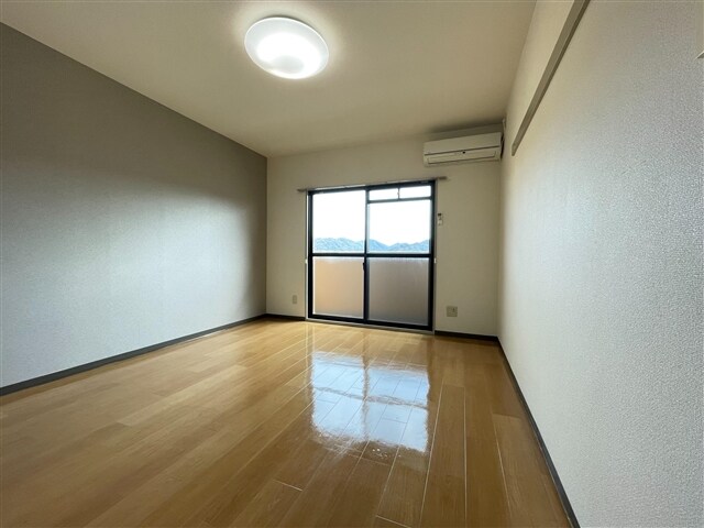 物件内観写真12　(洋室)