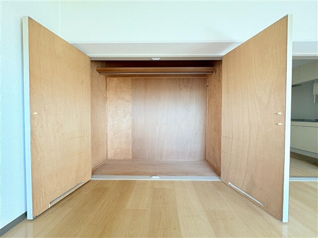 物件内観写真14　(室内収納)