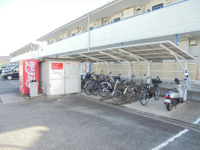 物件外観写真2　(駐輪場)