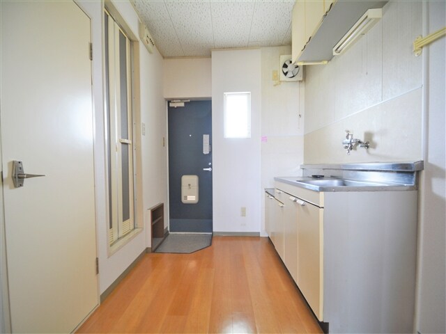 物件内観写真6　(キッチンスペース)