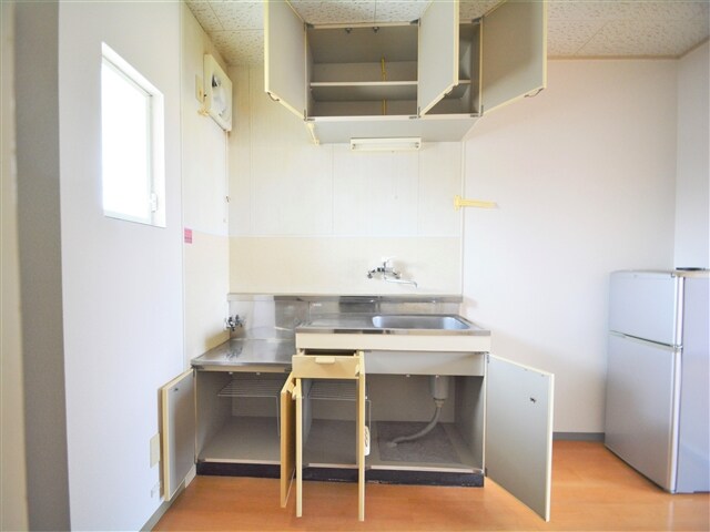 物件内観写真9　(キッチン収納)