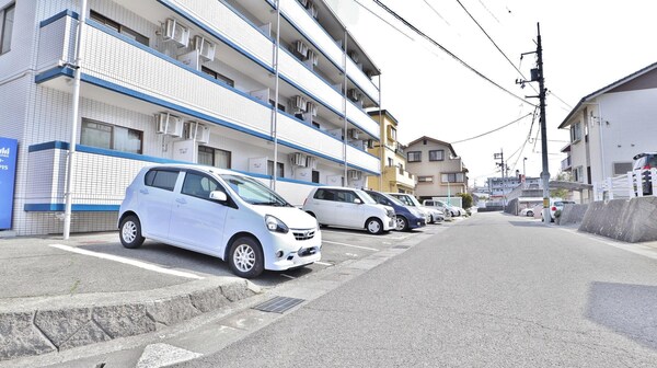 外観(駐車場)