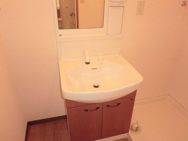 物件内観写真12　(洗髪洗面化粧台)