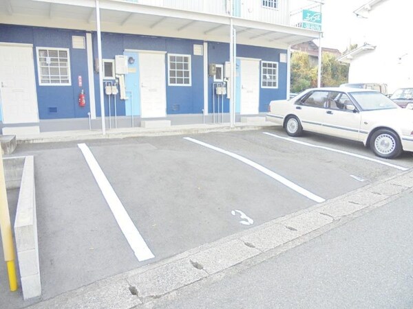 外観(駐車場)