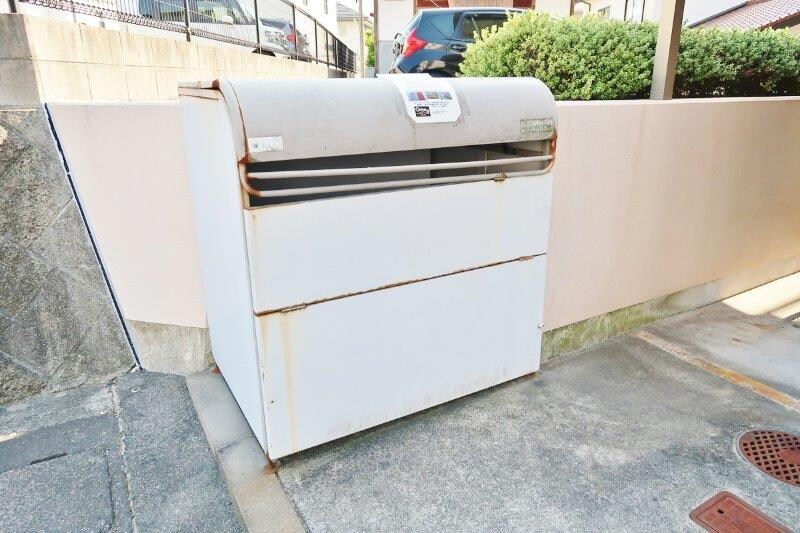 物件外観写真4　(ごみステーション)