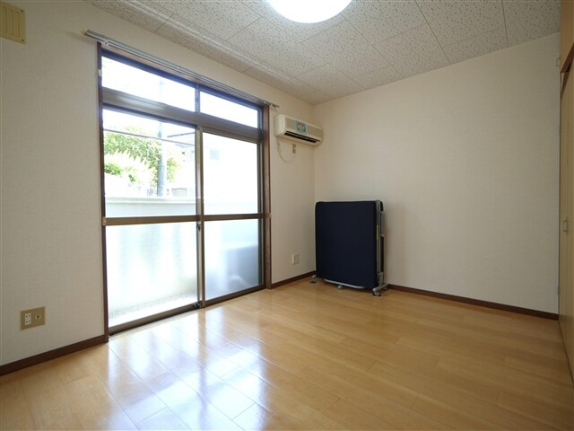 物件内観写真10　(洋室)