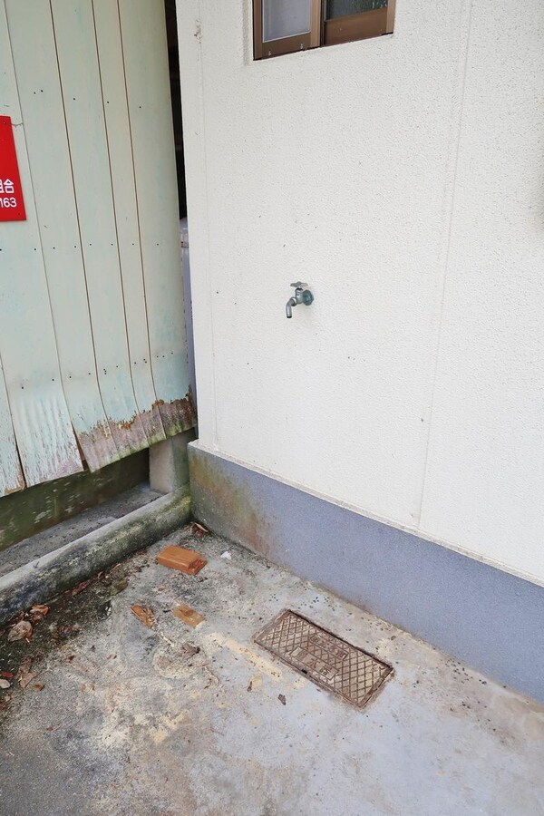 居室(室外洗濯機置場)