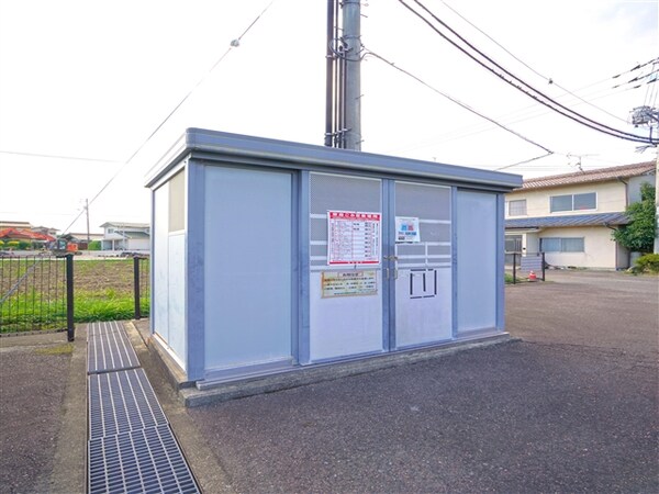 外観(敷地内ゴミステーション)