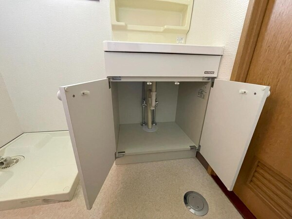 居室(洗面台下収納)