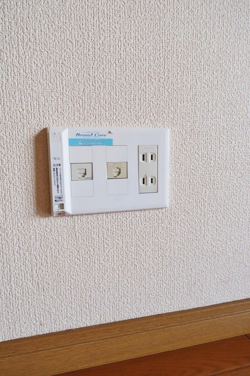 物件内観写真20　(LANコンセント)
