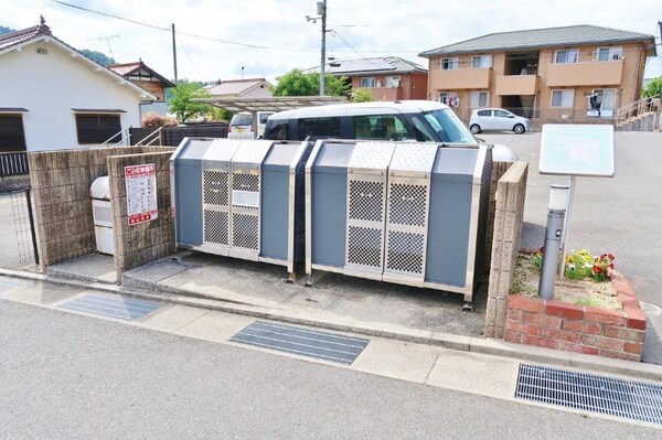 外観(敷地内ゴミステーション)
