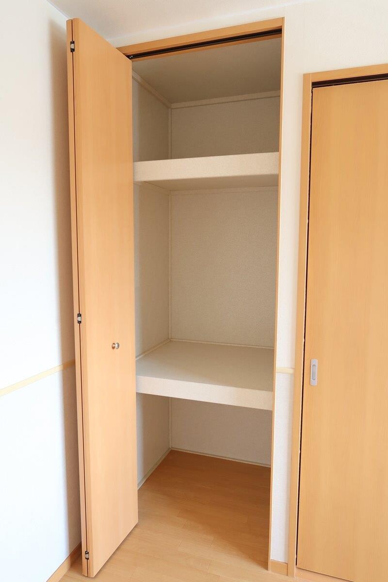 物件内観写真12　(収納)