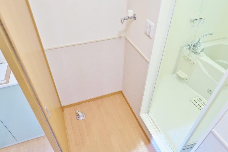 物件内観写真13　(洗濯機置場)