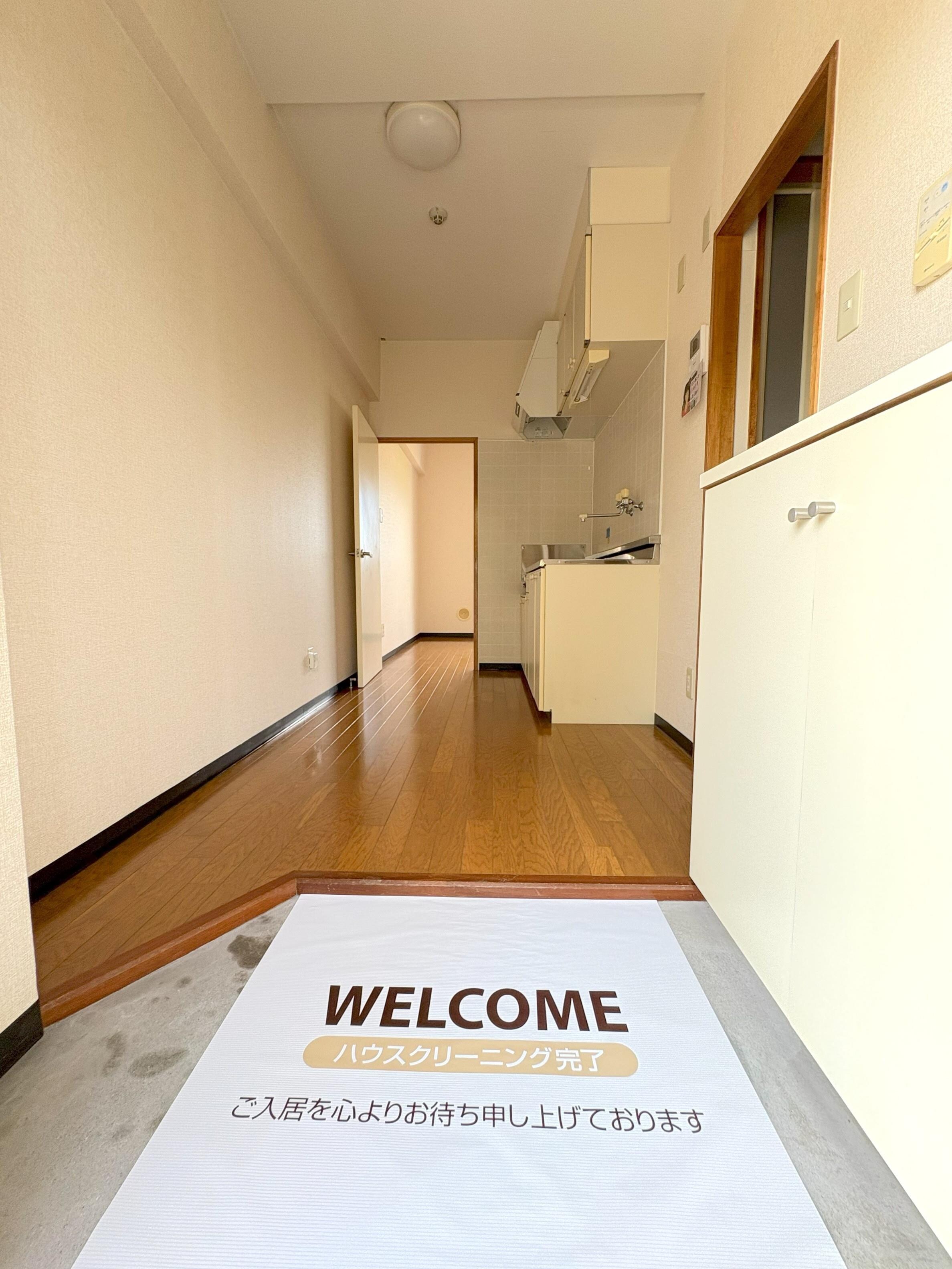 物件内観写真5　(玄関スペース)