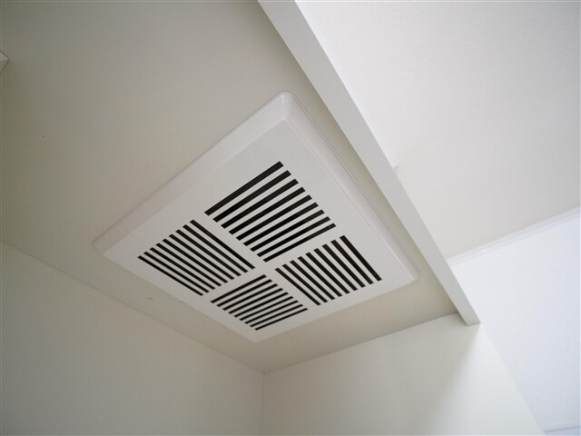 物件内観写真11　(換気扇（キッチン）)