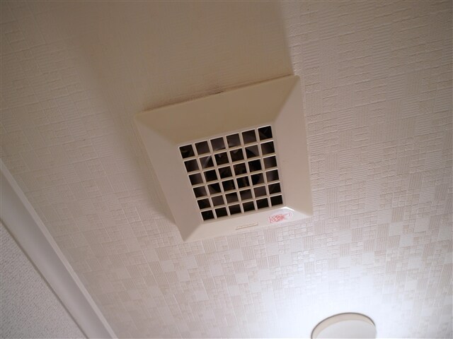 物件内観写真16　(換気扇（トイレ）)