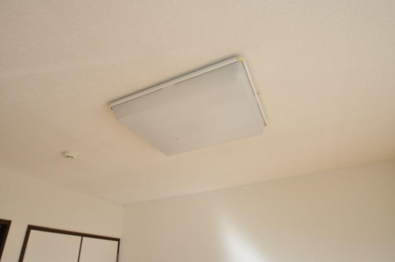 物件内観写真20　(居室照明)