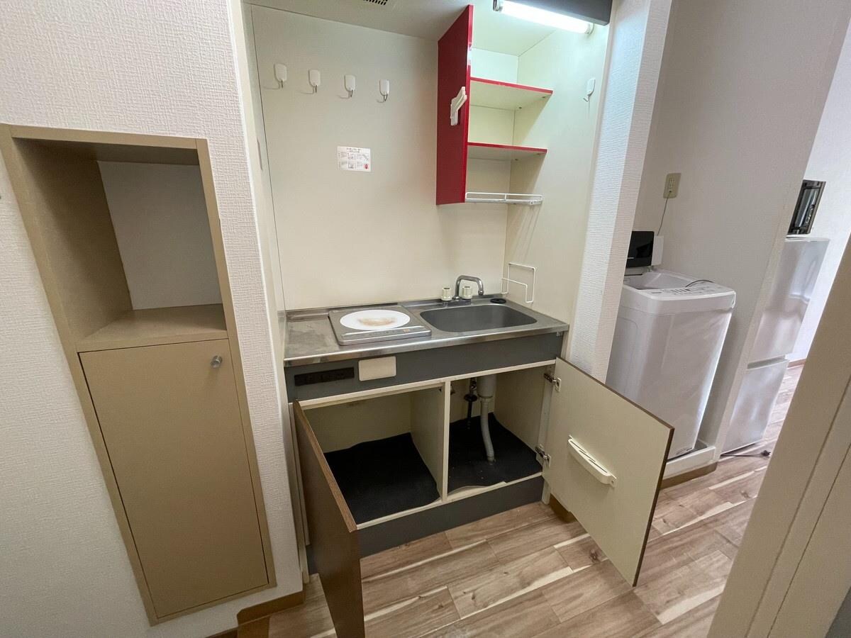 物件内観写真9　(キッチン収納)