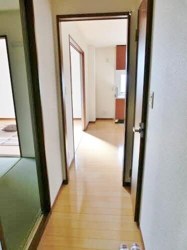 物件内観写真2　(玄関)