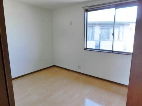 物件内観写真6　(居室2)