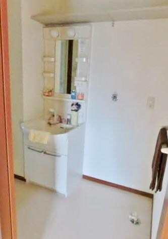 物件内観写真8　(脱衣所)