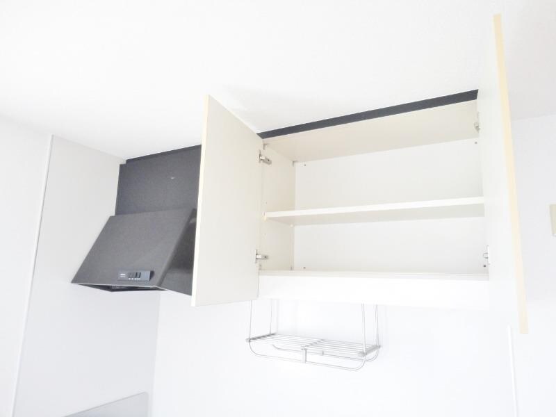 物件内観写真9　(キッチン上部収納)