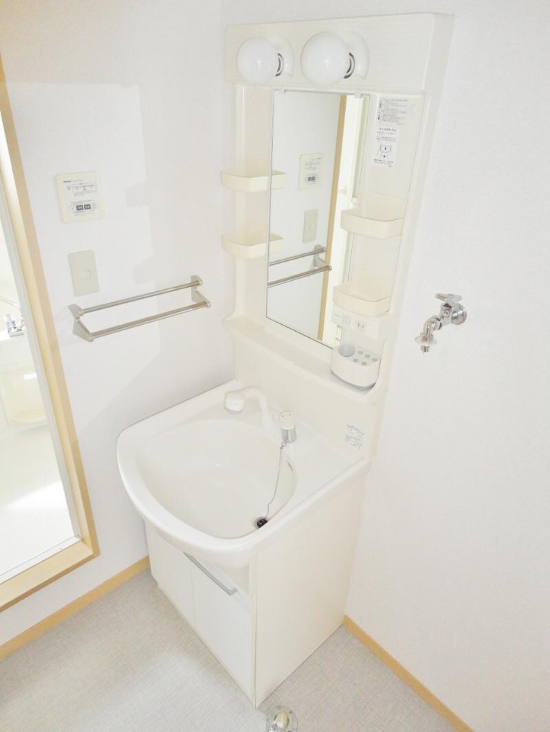 物件内観写真15　(洗髪洗面化粧台)