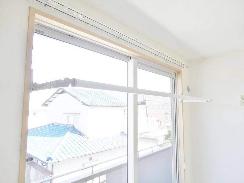 物件内観写真20　(室内物干し)