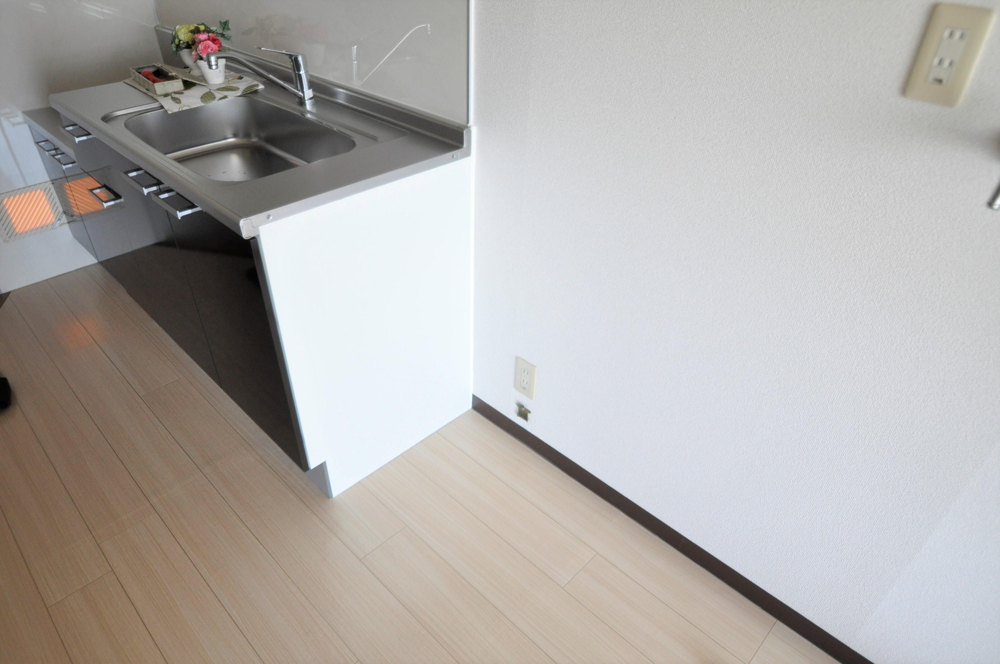 物件内観写真8　(冷蔵庫置場)