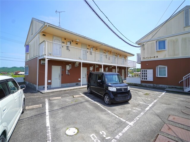 物件外観写真5　(駐車場)