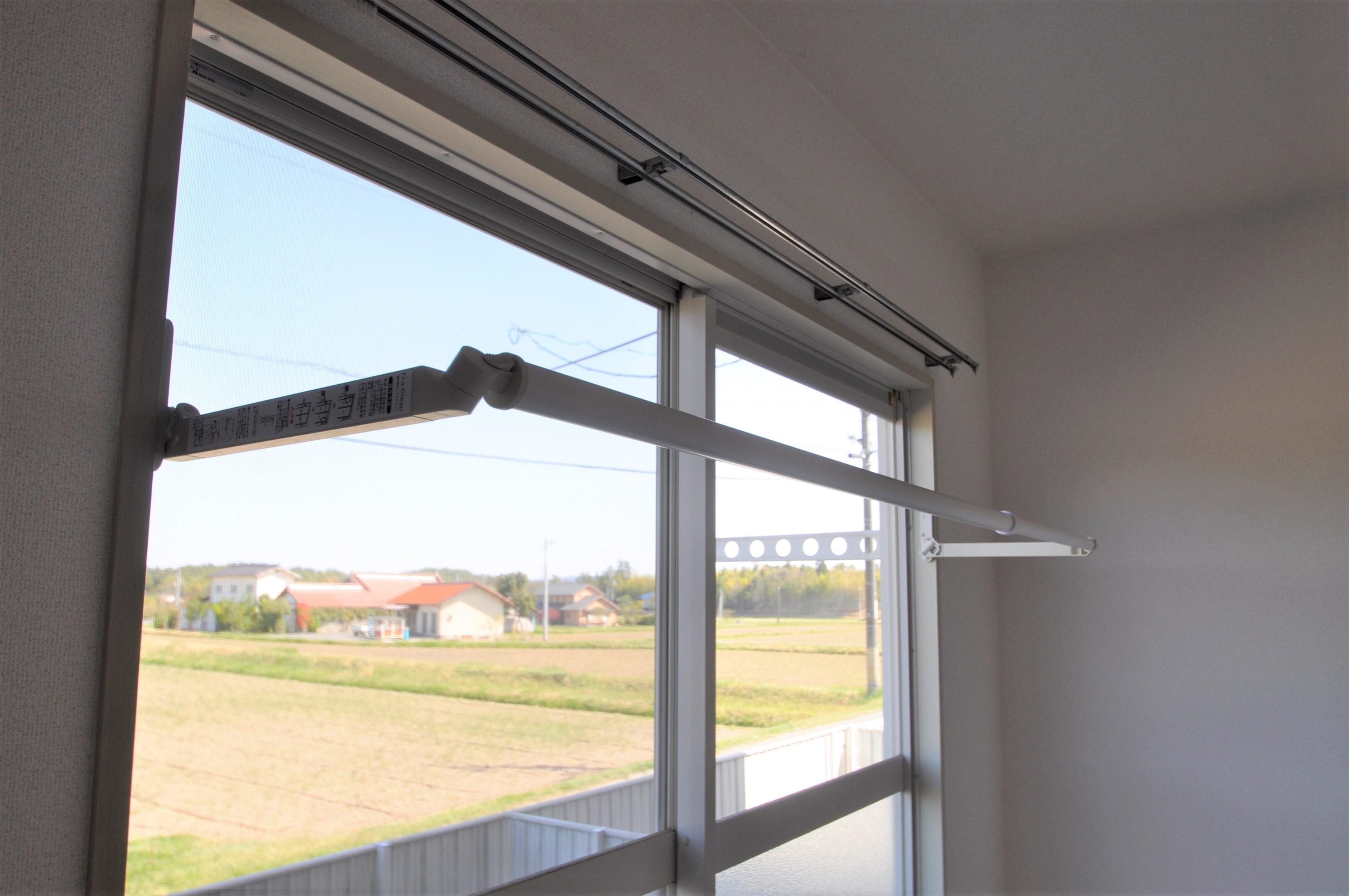 物件内観写真19　(室内物干し)