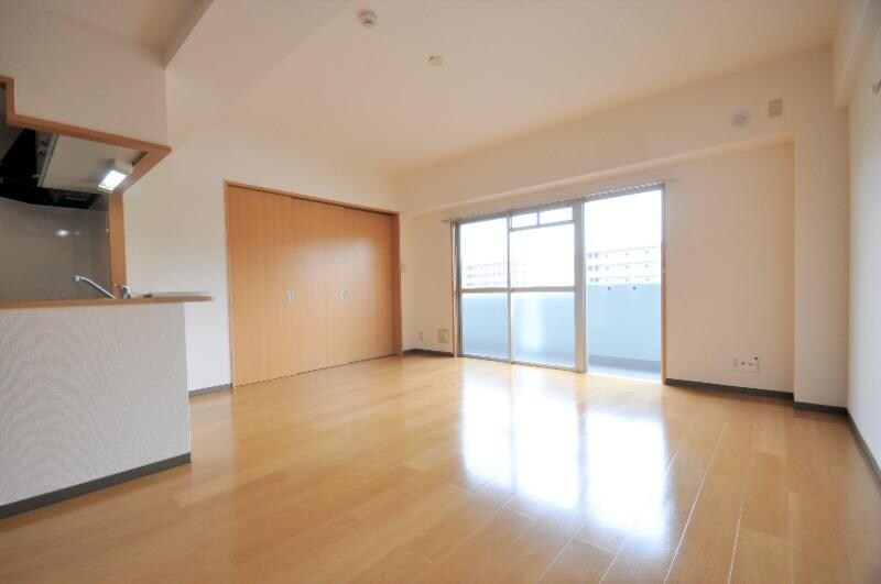 物件内観写真6　(リビング)