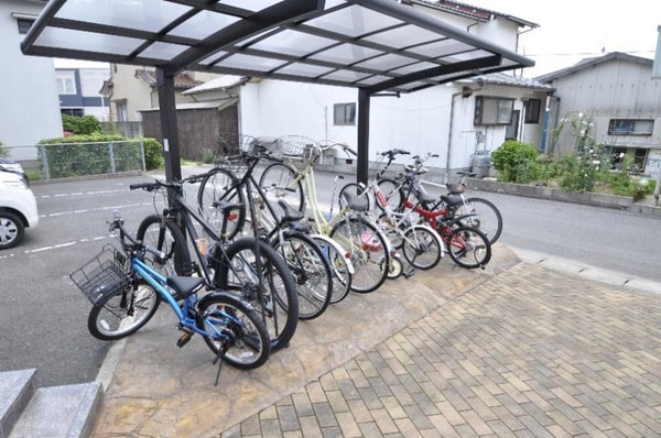 外観(敷地内ゴミステーション)