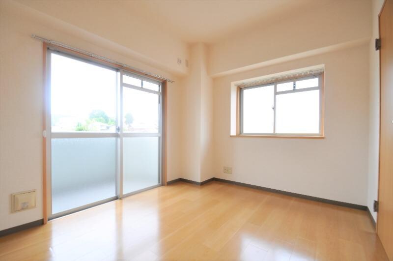 物件内観写真12　(居室2)