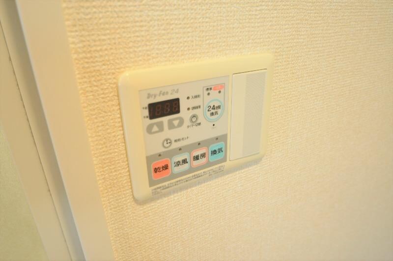 物件内観写真21　(給湯パネル)